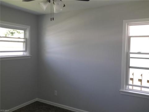 10140 Moore Dr, Parma, OH 44130 photo 10