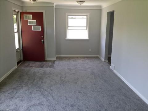 10140 Moore Dr, Parma, OH 44130 photo 13