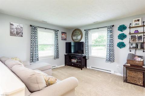 3668 Ranfield Rd, Kent, OH 44240 photo 2