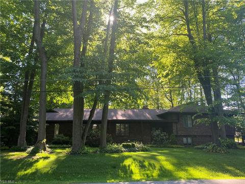 1711 Warrick Dr, Ashtabula, OH 44004 photo 2