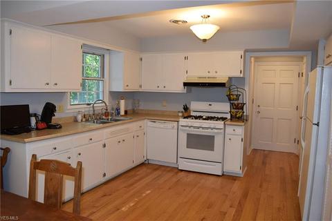 950 Elywood Dr, Elyria, OH 44035 photo 4