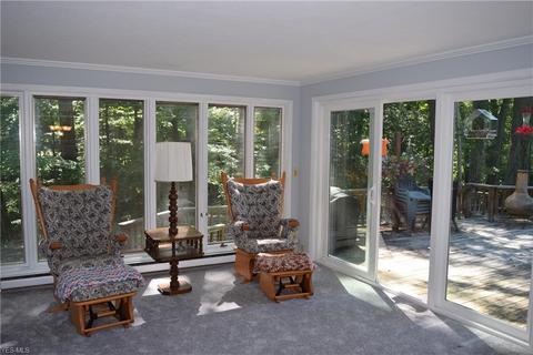 950 Elywood Dr, Elyria, OH 44035 photo 2