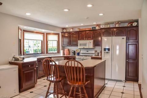 6950 Buckhorn Dr NW, Canton, OH 44708 photo 4
