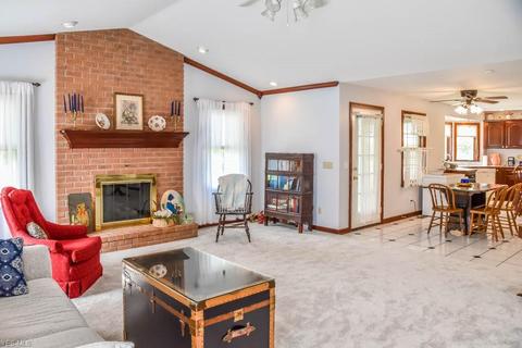 6950 Buckhorn Dr NW, Canton, OH 44708 photo 2