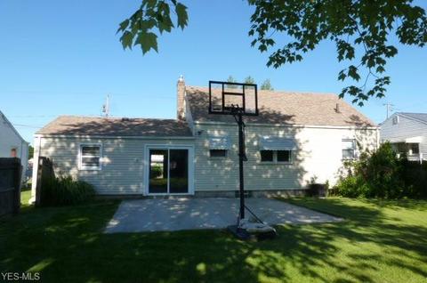 975 5th St, Struthers, OH 44471 photo 2