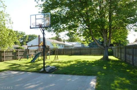 975 5th St, Struthers, OH 44471 photo 3