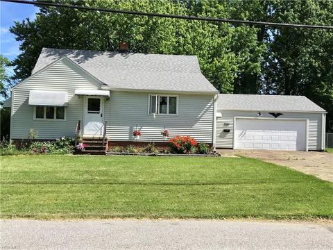 36829 Saint Clair St, Willoughby, OH 44094 photo 1