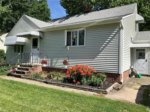36829 Saint Clair St, Willoughby, OH 44094 photo 3