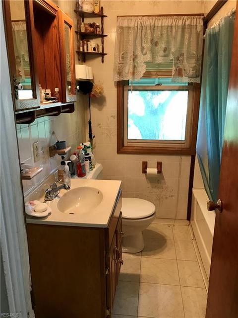36829 Saint Clair St, Willoughby, OH 44094 photo 7
