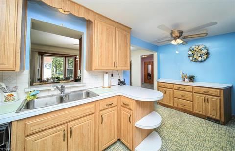 316 E 280th St, Euclid, OH 44132 photo 6