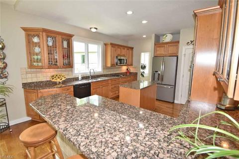 205 Brighton Dr, Aurora, OH 44202 photo 9