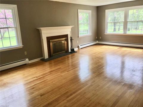 42809 Galaxy Dr, Elyria, OH 44035 photo 2