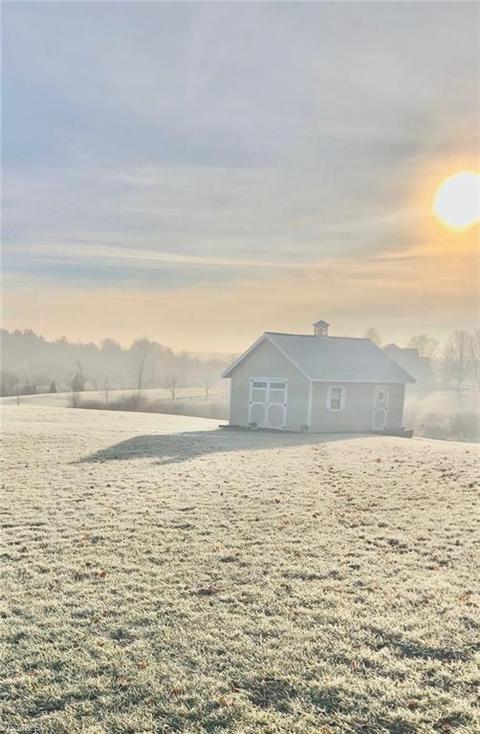 9555 Bascom Rd, Chardon, OH 44024 photo 2