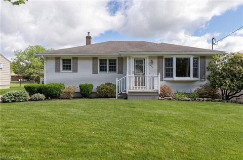 453 W Omar St, Struthers, OH 44471 photo 1