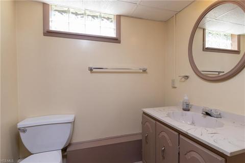 453 W Omar St, Struthers, OH 44471 photo 17