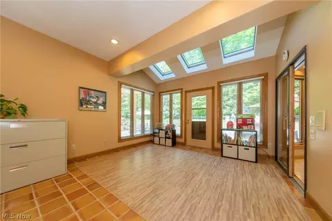 8310 Eagle Ridge Dr, Concord, OH 44077 photo 11