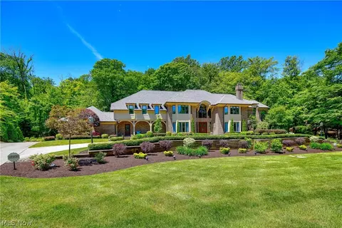 8310 Eagle Ridge Dr, Concord, OH 44077 photo 1
