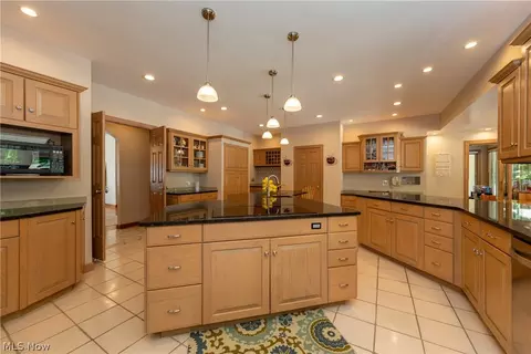 8310 Eagle Ridge Dr, Concord, OH 44077 photo 7