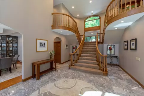 8310 Eagle Ridge Dr, Concord, OH 44077 photo 4