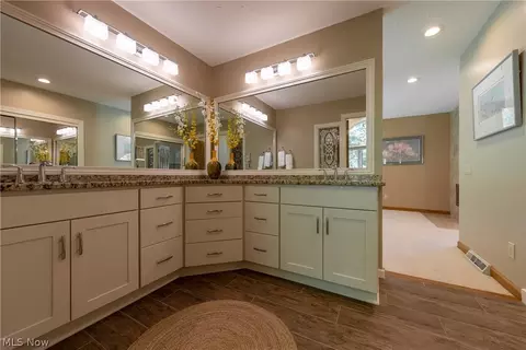 8310 Eagle Ridge Dr, Concord, OH 44077 photo 20