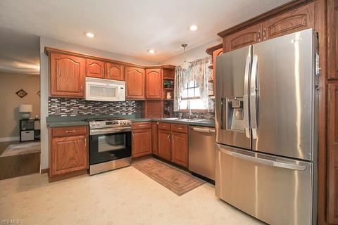6101 Sequoia Dr, Parma, OH 44134 photo 12