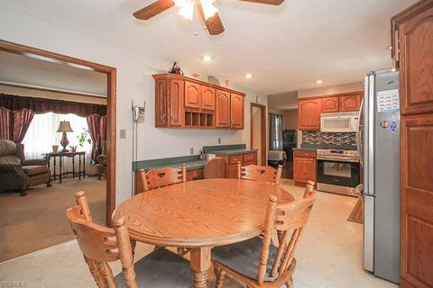 6101 Sequoia Dr, Parma, OH 44134 photo 10