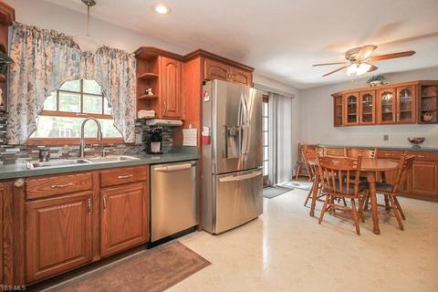 6101 Sequoia Dr, Parma, OH 44134 photo 11