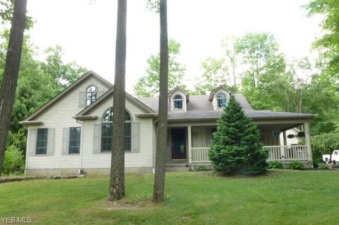 5540 Walnut Grove Cir, Struthers, OH 44471 photo 2