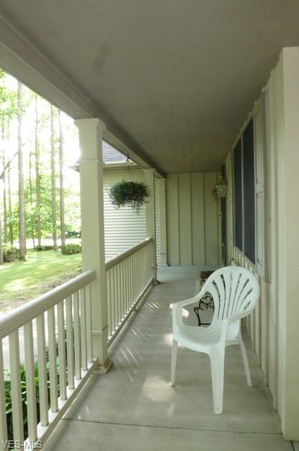 5540 Walnut Grove Cir, Struthers, OH 44471 photo 4