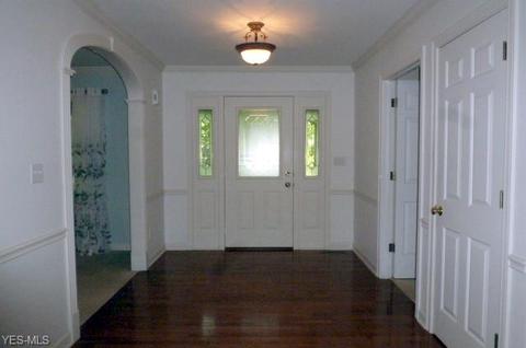 5540 Walnut Grove Cir, Struthers, OH 44471 photo 9