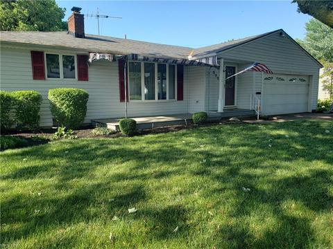 2327 Jackson St, Lorain, OH 44052 photo 2