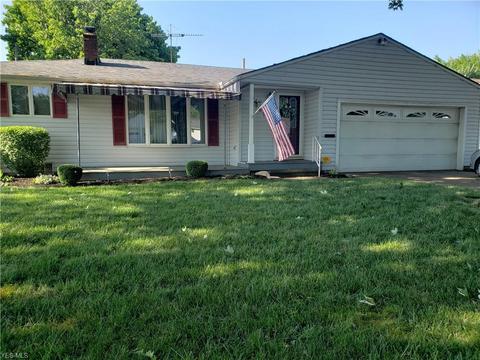 2327 Jackson St, Lorain, OH 44052 photo 3