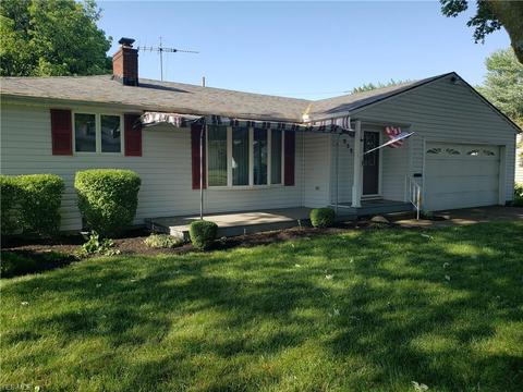 2327 Jackson St, Lorain, OH 44052 photo 1