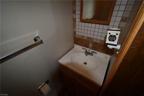 460 Metcalf Rd, Elyria, OH 44035 photo 21