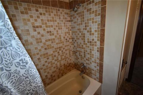 460 Metcalf Rd, Elyria, OH 44035 photo 18