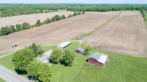 8263 State Route 303, Windham, OH 44288 photo 2