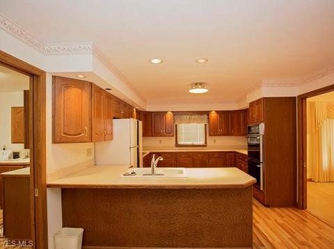 725 Kent Cir, Elyria, OH 44035 photo 12