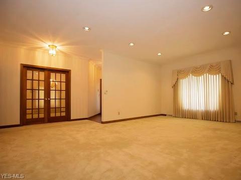725 Kent Cir, Elyria, OH 44035 photo 8