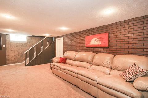 500 Eckard Ave, Akron, OH 44314 photo 17