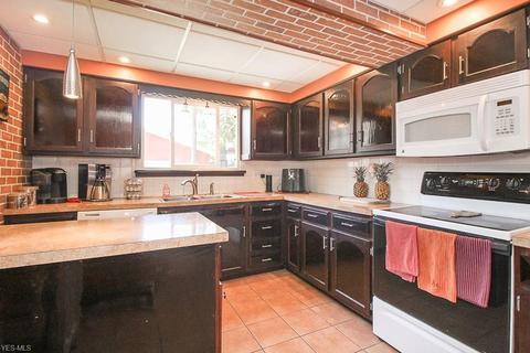 500 Eckard Ave, Akron, OH 44314 photo 4