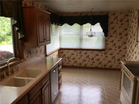 1663 Cloverfield Dr, Copley, OH 44321 photo 2
