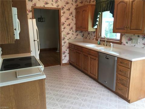1663 Cloverfield Dr, Copley, OH 44321 photo 3