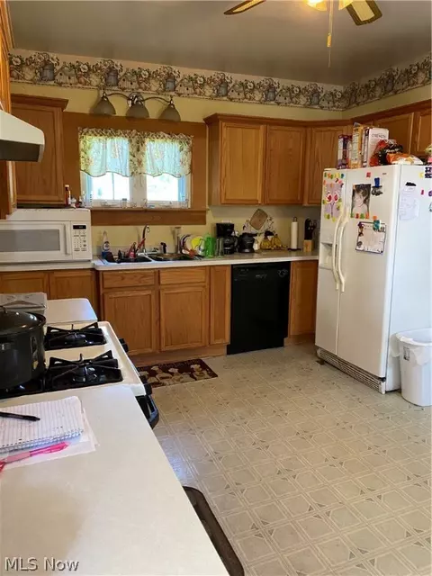 1627 W 7th St, Ashtabula, OH 44004 photo 2