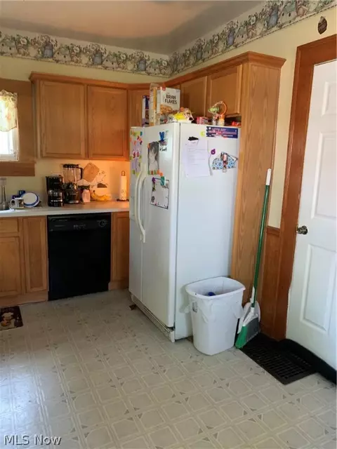 1627 W 7th St, Ashtabula, OH 44004 photo 4