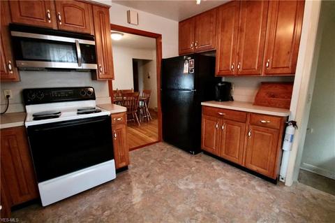 2400 E 290th St, Wickliffe, OH 44092 photo 11