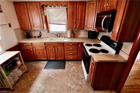 2400 E 290th St, Wickliffe, OH 44092 photo 10