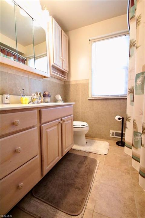 2400 E 290th St, Wickliffe, OH 44092 photo 17