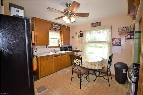 6701 Biddulph Rd, Brooklyn, OH 44144 photo 3
