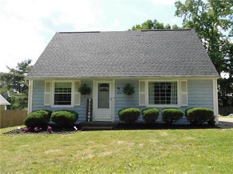 1536 Gurley Ave, Akron, OH 44310 photo 1