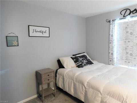 1536 Gurley Ave, Akron, OH 44310 photo 11